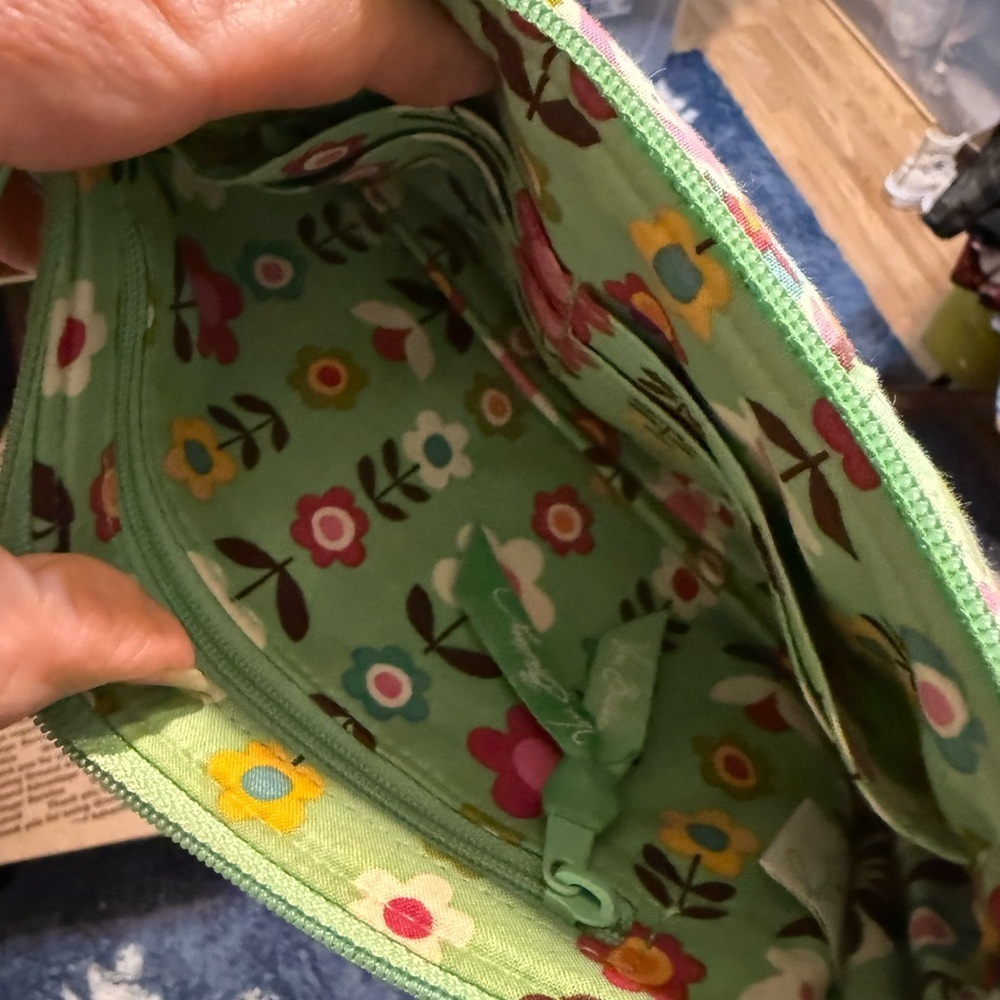Vera Bradley Clutch, Smart Phone Floral Wristlet In Tutti Fruity, Ultra Feminine - Picture 8 of 8